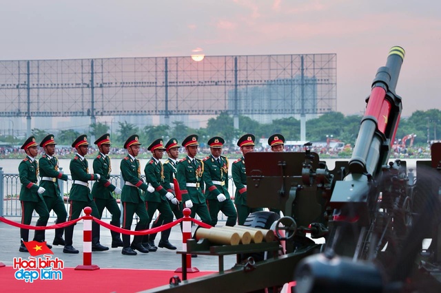 Ảnh, clip: 21 loạt đại b&aacute;c rền vang mừng 50 năm Giải ph&oacute;ng miền Nam, thống nhất đất nước- Ảnh 7.