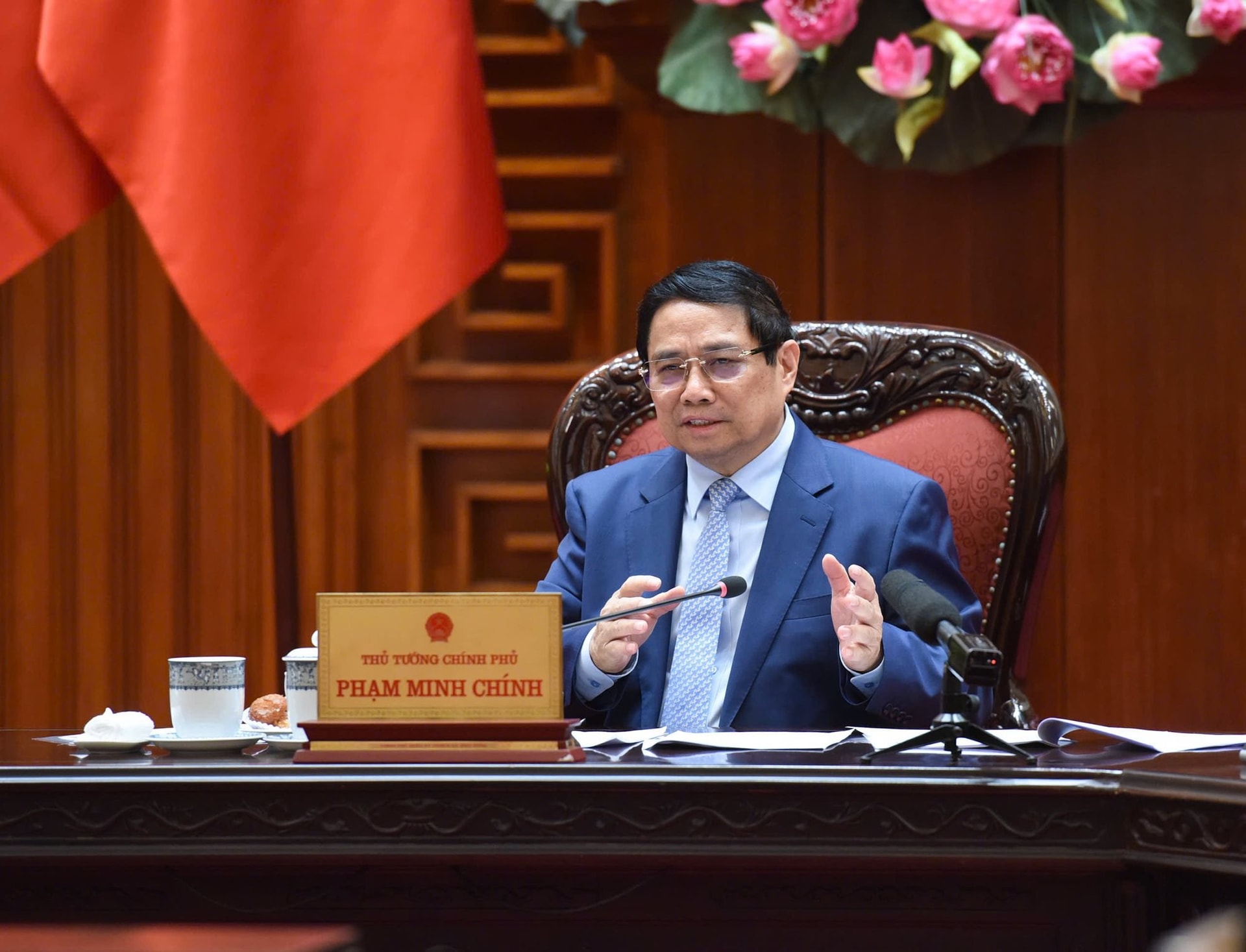 Thủ tướng yêu cầu khẩn trương đàm phán mua thêm máy bay từ Mỹ và hoàn thành 1 việc ngay hôm nay - Ảnh 1. Thủ tướng yêu cầu khẩn trương đàm phán mua thêm máy bay từ Mỹ và hoàn thành 1 việc ngay hôm nay - Ảnh 1.