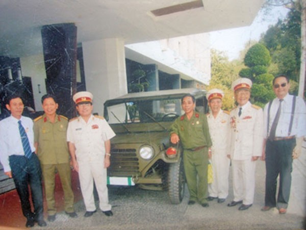 Những