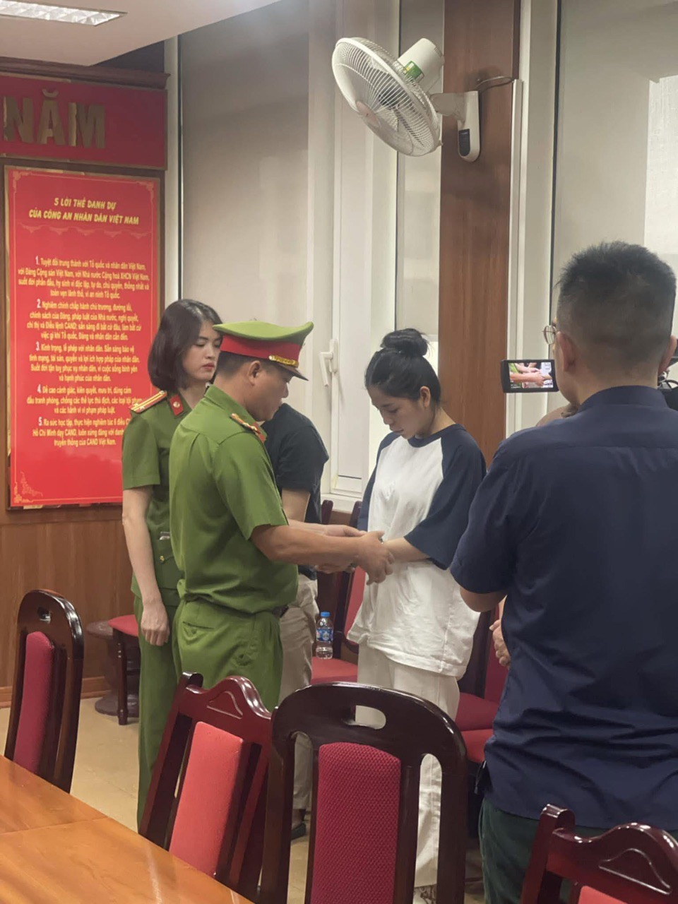 Quang Linh Vlogs và Hằng Du Mục đối diện mức án nào? - Ảnh 2.