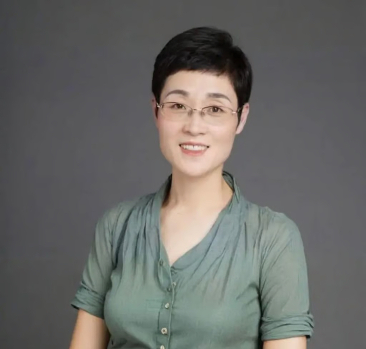 ' Cô giáo qủy dữ ' Liu Xiaoyan và phong cách giảng dạy độc đáo - Ảnh 2.