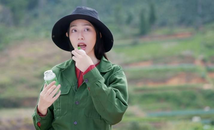 Hoa hậu Thùy Tiên bị tạm hoãn xuất cảnh- Ảnh 1. Hoa hậu Thùy Tiên bị tạm hoãn xuất cảnh- Ảnh 1.
