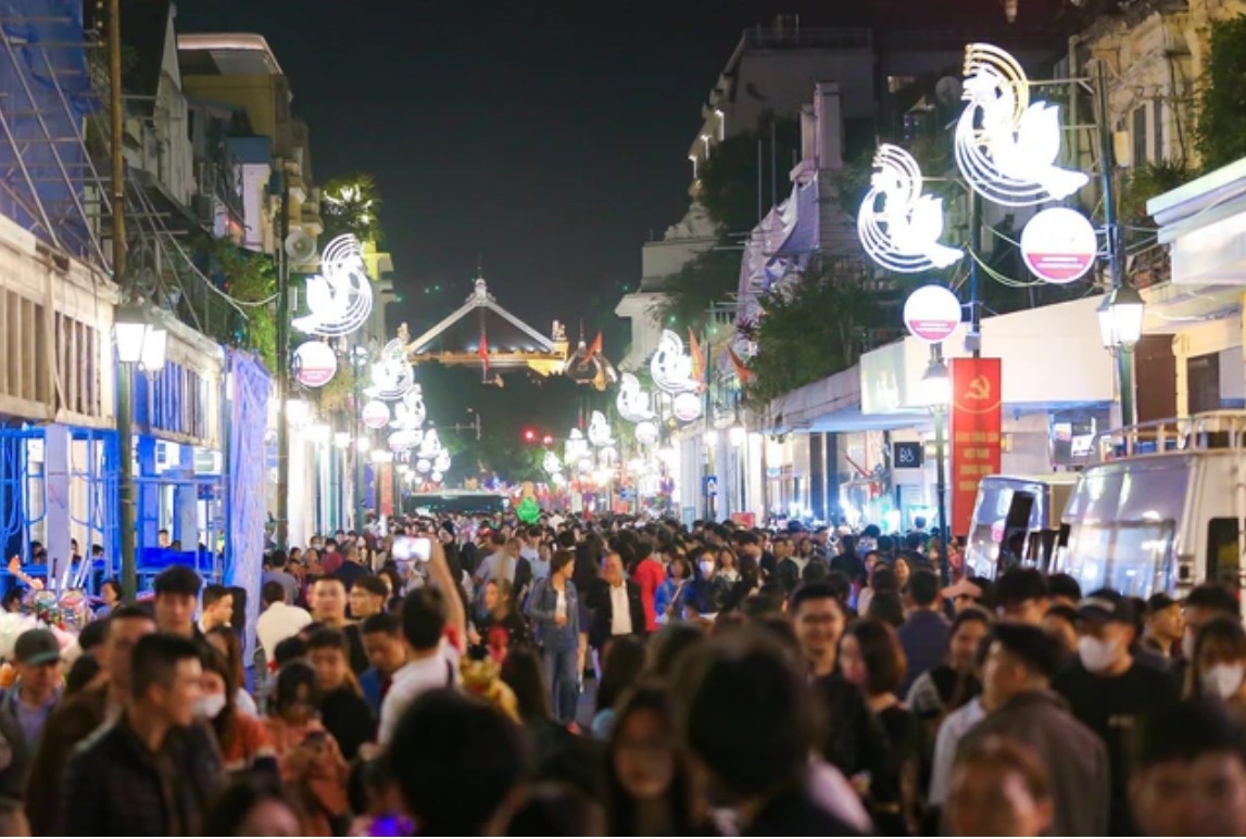 Hà Nội lấy ý kiến dự thảo phát triển thương mại văn hóa - Ảnh 3. Hà Nội lấy ý kiến dự thảo phát triển thương mại văn hóa - Ảnh 3.