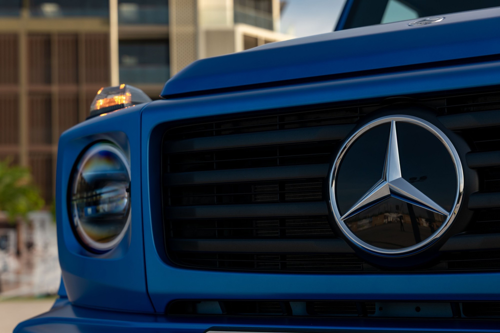 Mercedes-Benz G 580 ra mắt Việt Nam: Giá từ 7,75 tỷ đồng, lội được nước sâu đến bụng, quay xe 360 độ, chạy 473km/sạc- Ảnh 4. Mercedes-Benz G 580 ra mắt Việt Nam: Giá từ 7,75 tỷ đồng, lội được nước sâu đến bụng, quay xe 360 độ, chạy 473km/sạc- Ảnh 4.