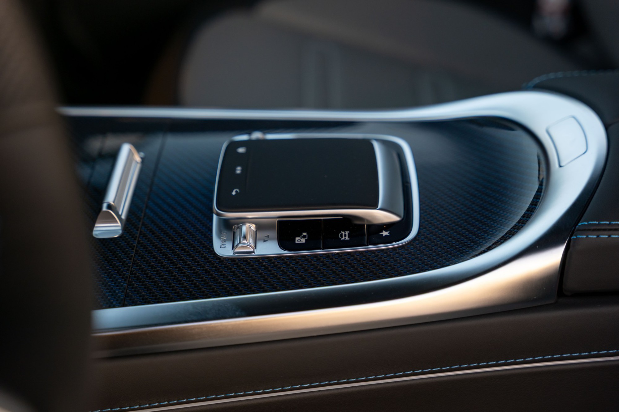 Mercedes-Benz G 580 ra mắt Việt Nam: Giá từ 7,75 tỷ đồng, lội được nước sâu đến bụng, quay xe 360 độ, chạy 473km/sạc- Ảnh 12. Mercedes-Benz G 580 ra mắt Việt Nam: Giá từ 7,75 tỷ đồng, lội được nước sâu đến bụng, quay xe 360 độ, chạy 473km/sạc- Ảnh 12.