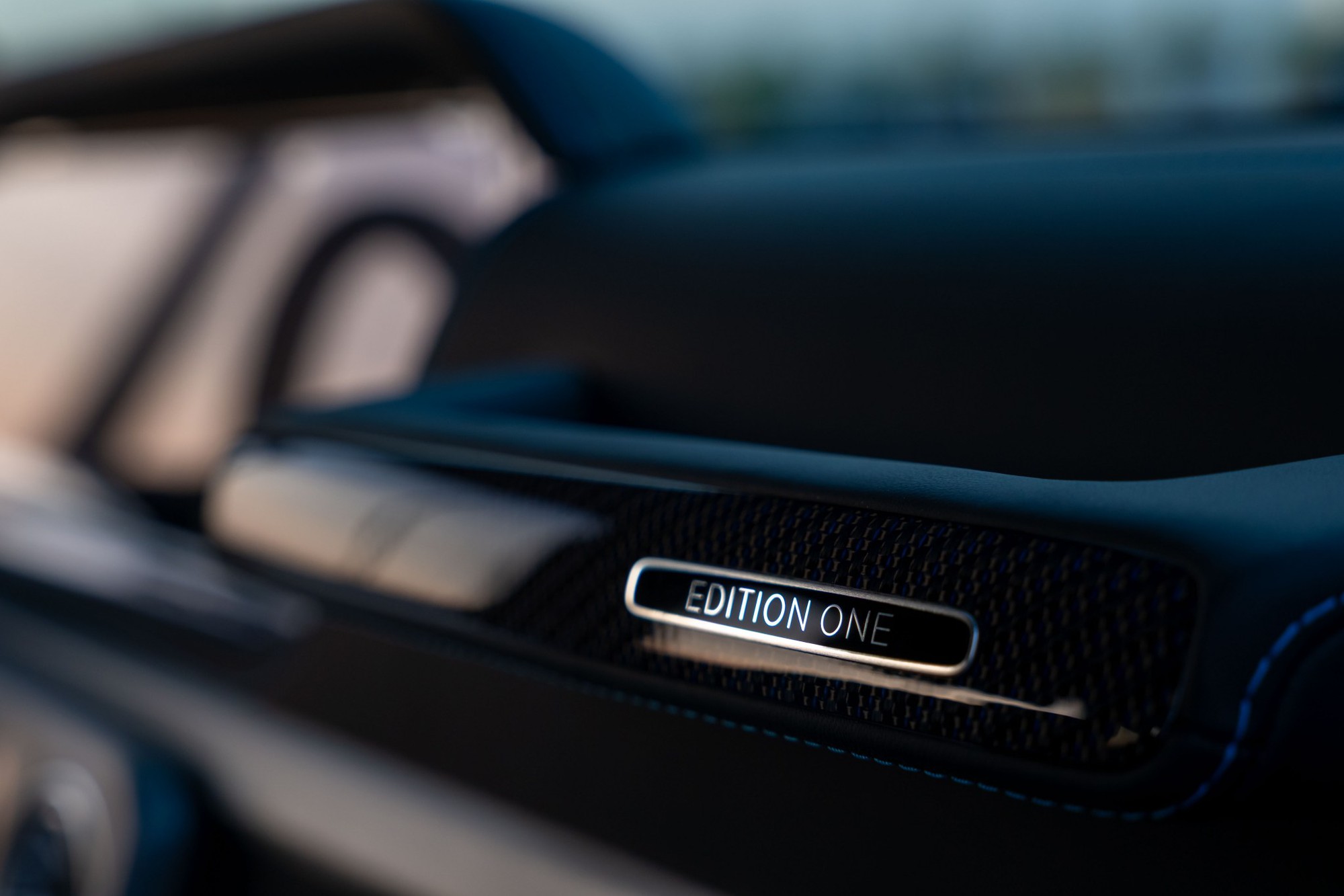 Mercedes-Benz G 580 ra mắt Việt Nam: Giá từ 7,75 tỷ đồng, lội được nước sâu đến bụng, quay xe 360 độ, chạy 473km/sạc- Ảnh 11. Mercedes-Benz G 580 ra mắt Việt Nam: Giá từ 7,75 tỷ đồng, lội được nước sâu đến bụng, quay xe 360 độ, chạy 473km/sạc- Ảnh 11.