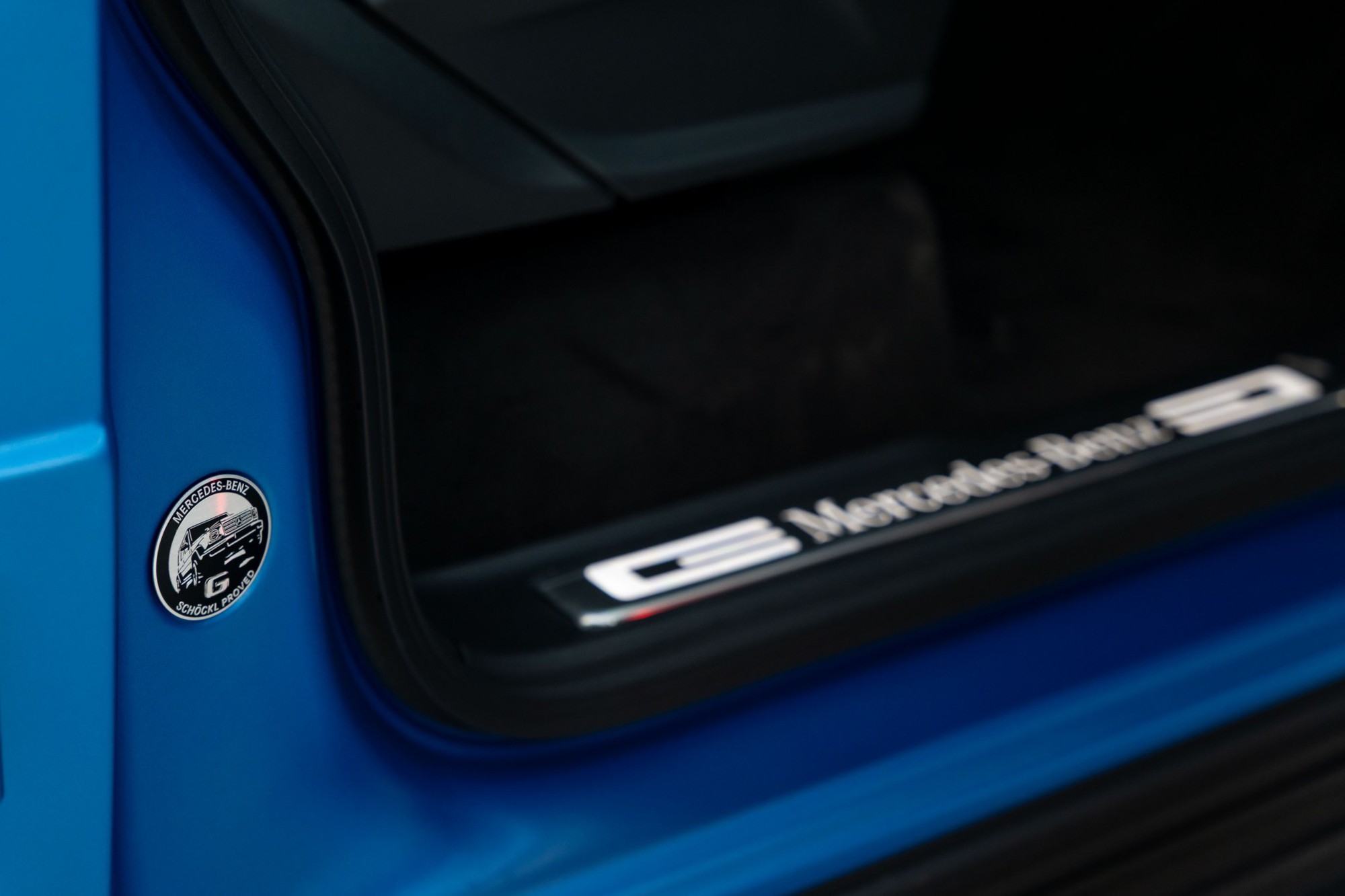 Mercedes-Benz G 580 ra mắt Việt Nam: Giá từ 7,75 tỷ đồng, lội được nước sâu đến bụng, quay xe 360 độ, chạy 473km/sạc- Ảnh 13. Mercedes-Benz G 580 ra mắt Việt Nam: Giá từ 7,75 tỷ đồng, lội được nước sâu đến bụng, quay xe 360 độ, chạy 473km/sạc- Ảnh 13.