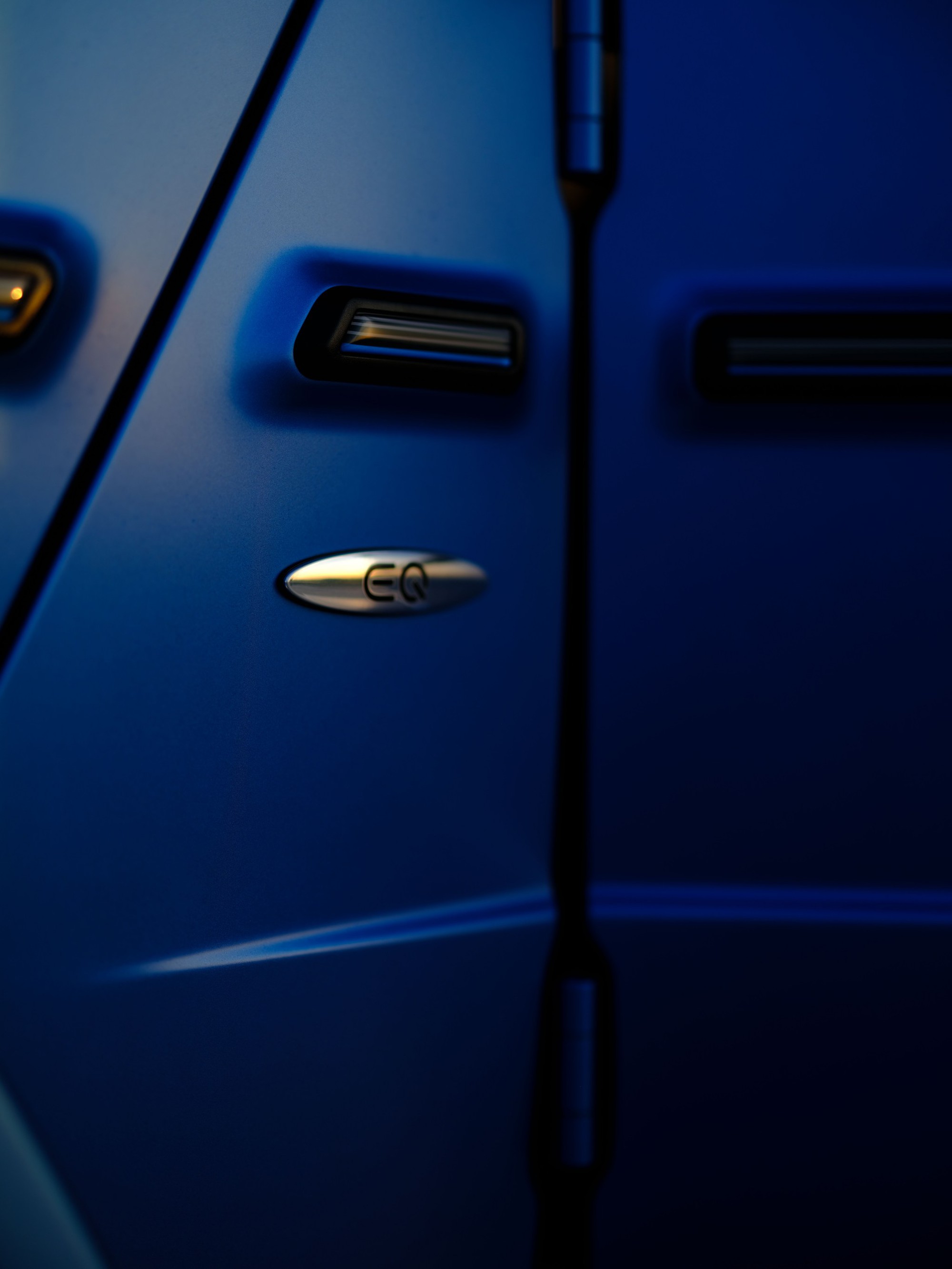 Mercedes-Benz G 580 ra mắt Việt Nam: Giá từ 7,75 tỷ đồng, lội được nước sâu đến bụng, quay xe 360 độ, chạy 473km/sạc- Ảnh 8. Mercedes-Benz G 580 ra mắt Việt Nam: Giá từ 7,75 tỷ đồng, lội được nước sâu đến bụng, quay xe 360 độ, chạy 473km/sạc- Ảnh 8.