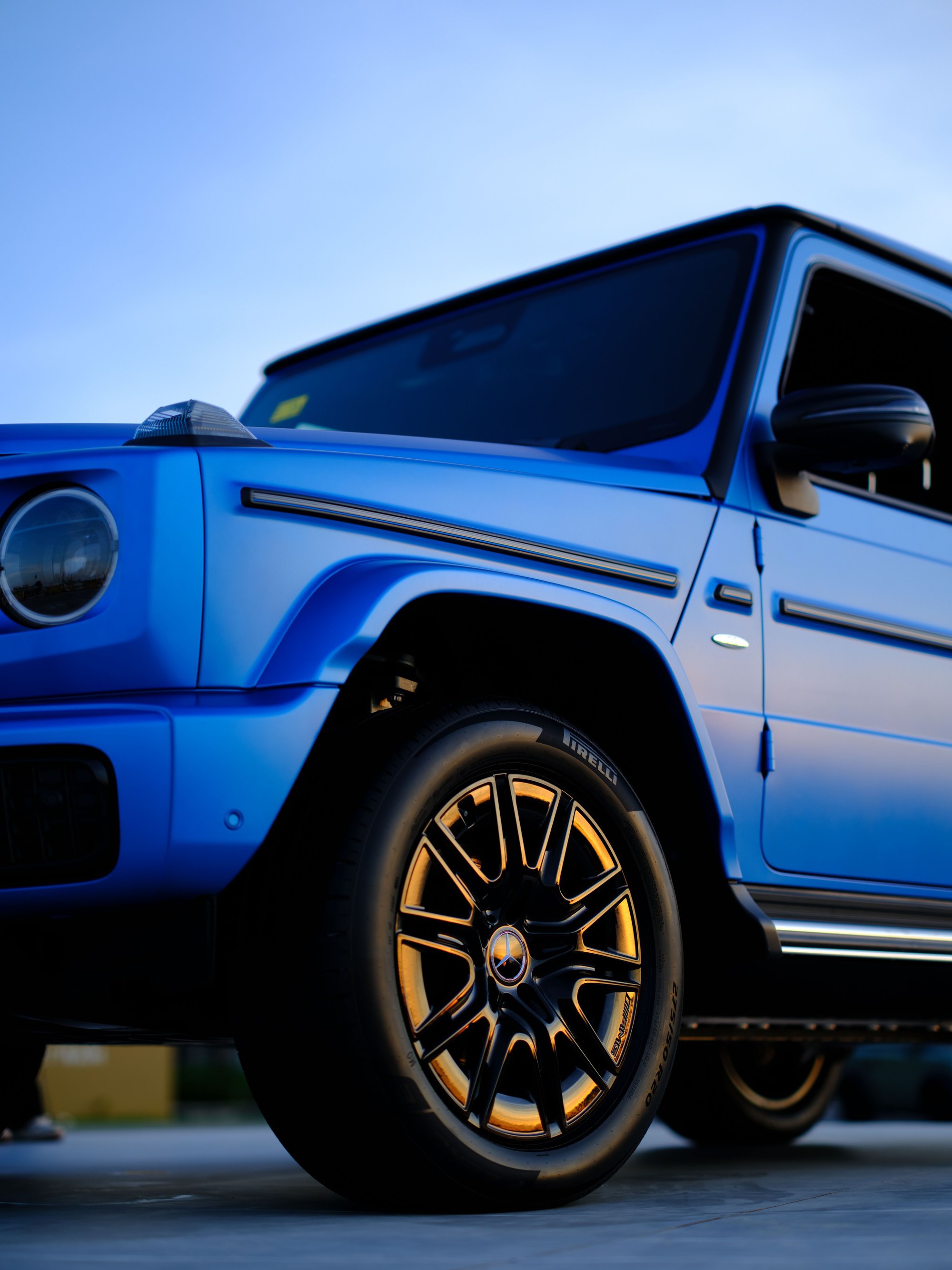 Mercedes-Benz G 580 ra mắt Việt Nam: Giá từ 7,75 tỷ đồng, lội được nước sâu đến bụng, quay xe 360 độ, chạy 473km/sạc- Ảnh 5. Mercedes-Benz G 580 ra mắt Việt Nam: Giá từ 7,75 tỷ đồng, lội được nước sâu đến bụng, quay xe 360 độ, chạy 473km/sạc- Ảnh 5.