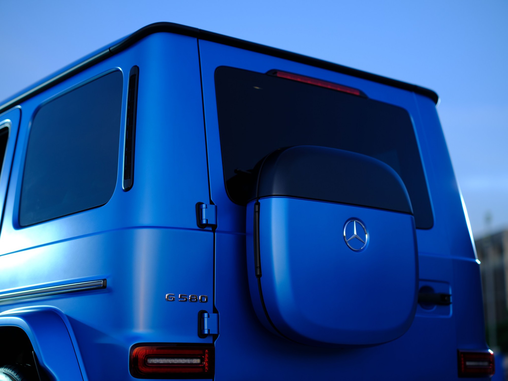 Mercedes-Benz G 580 ra mắt Việt Nam: Giá từ 7,75 tỷ đồng, lội được nước sâu đến bụng, quay xe 360 độ, chạy 473km/sạc- Ảnh 6. Mercedes-Benz G 580 ra mắt Việt Nam: Giá từ 7,75 tỷ đồng, lội được nước sâu đến bụng, quay xe 360 độ, chạy 473km/sạc- Ảnh 6.