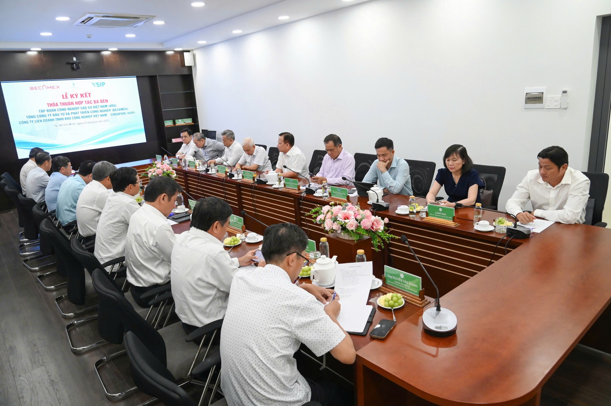 VRG bắt tay c&ugrave;ng Becamex v&agrave; VSIP: C&uacute; h&iacute;ch cho B&igrave;nh Dương- Ảnh 3.