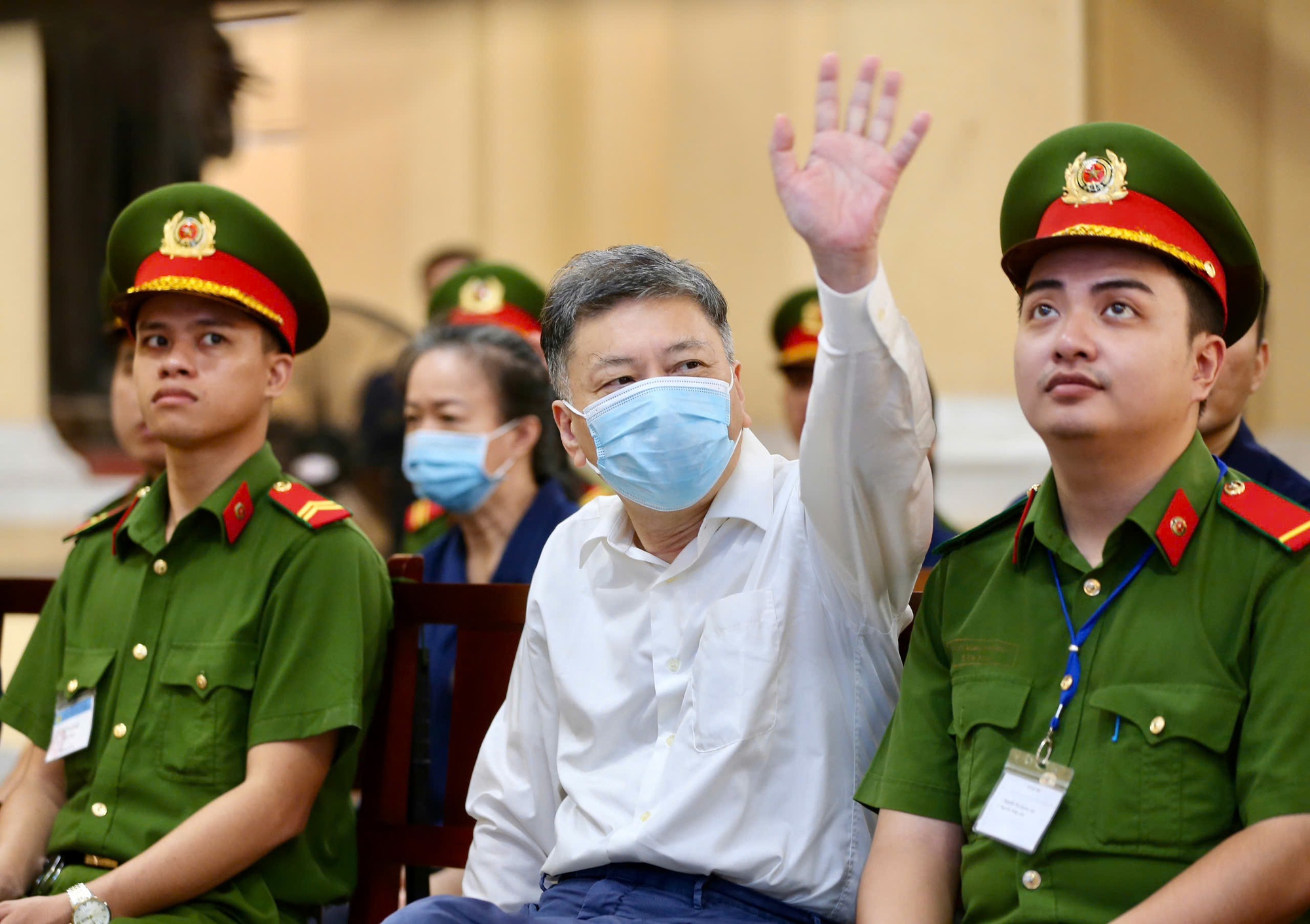 Diễn biến bất ngờ tại phiên xử phúc thẩm bà Trương Mỹ Lan- Ảnh 2. Diễn biến bất ngờ tại phiên xử phúc thẩm bà Trương Mỹ Lan- Ảnh 2.