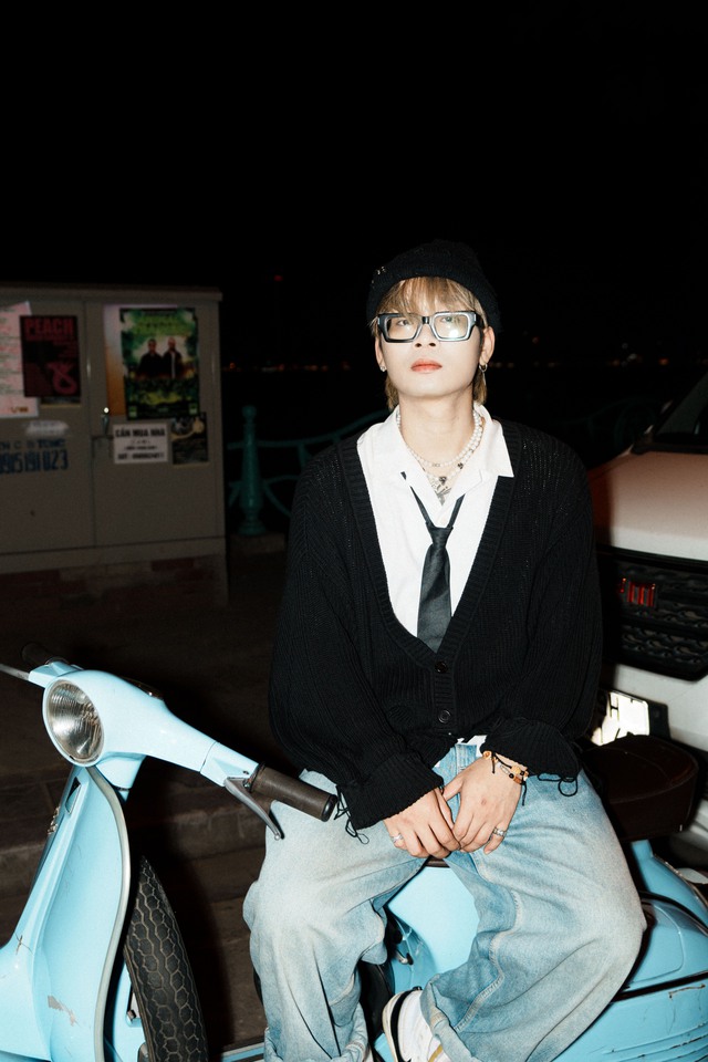 Giọng ca gen Z Sixkie "cạnh tranh" top trending với H&ograve;a Minzy, HIEUTHUHAI- Ảnh 1.