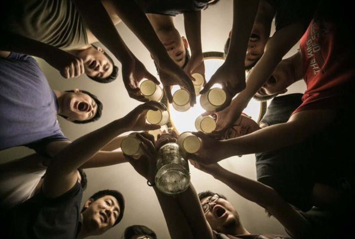 Đi họp lớp ho&aacute; đơn hết 17 triệu, lớp trưởng n&oacute;i 1 c&acirc;u khiến tất cả đứng h&igrave;nh, về xo&aacute; sạch nh&oacute;m lớp - Ảnh 2.