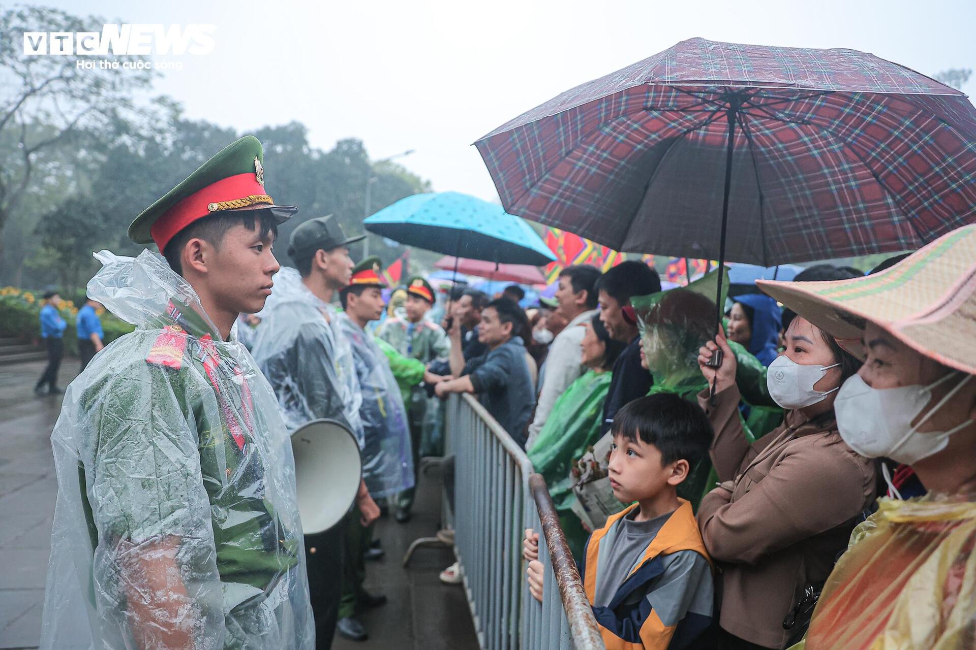 Chủ tịch nước Lương Cường dâng hương Giỗ Tổ Hùng Vương Phú Thọ - Ảnh 10.