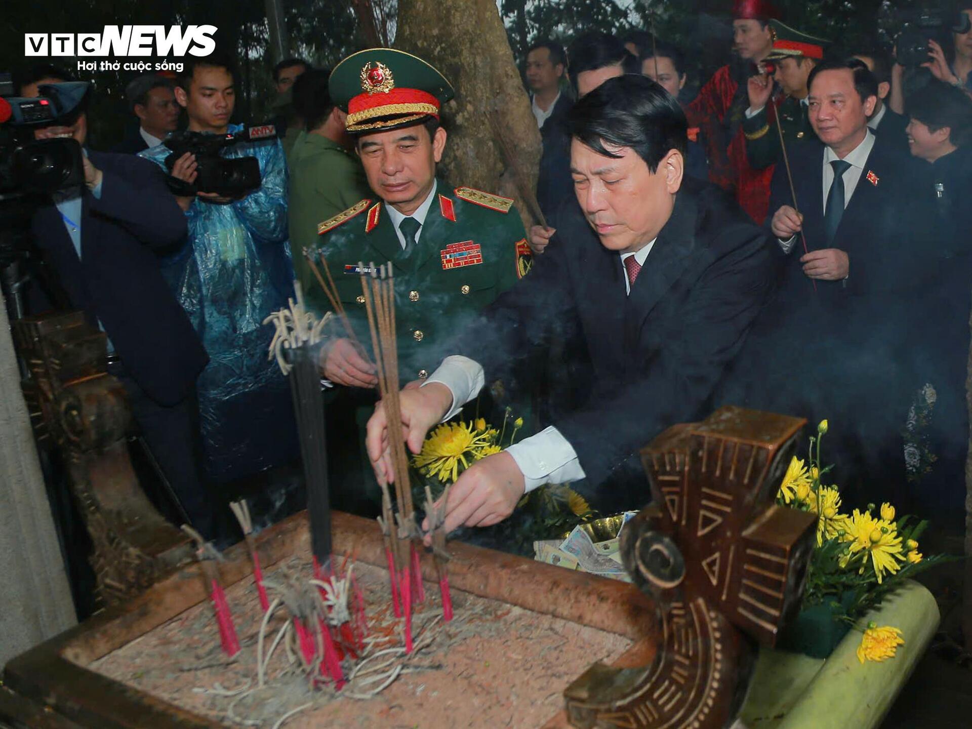 Chủ tịch nước Lương Cường dâng hương Giỗ Tổ Hùng Vương Phú Thọ - Ảnh 5.