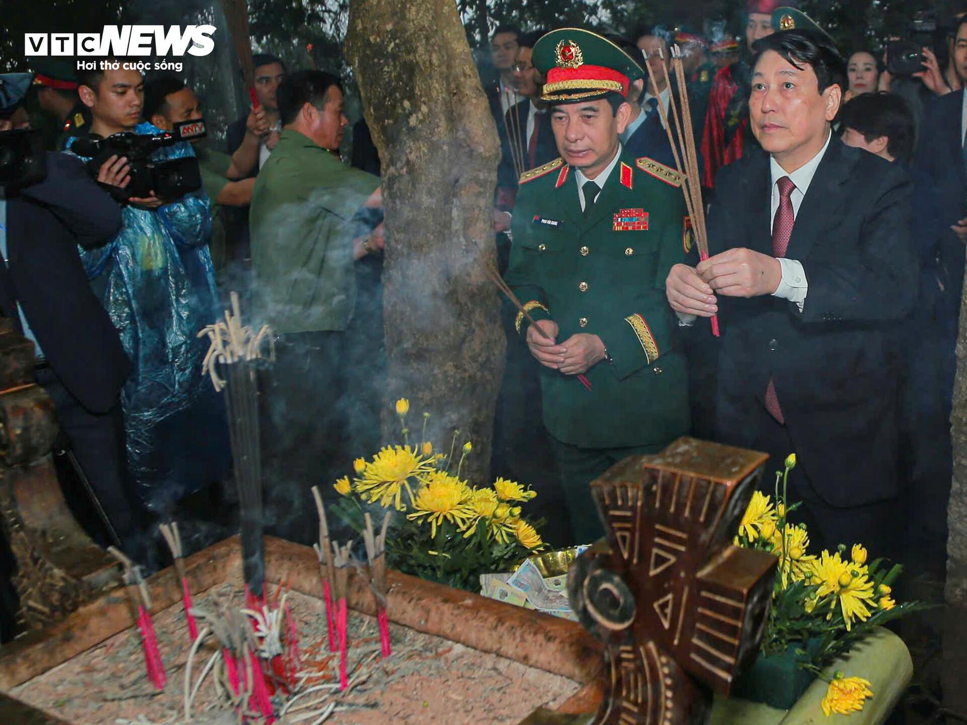 Chủ tịch nước Lương Cường dâng hương Giỗ Tổ Hùng Vương Phú Thọ - Ảnh 6.