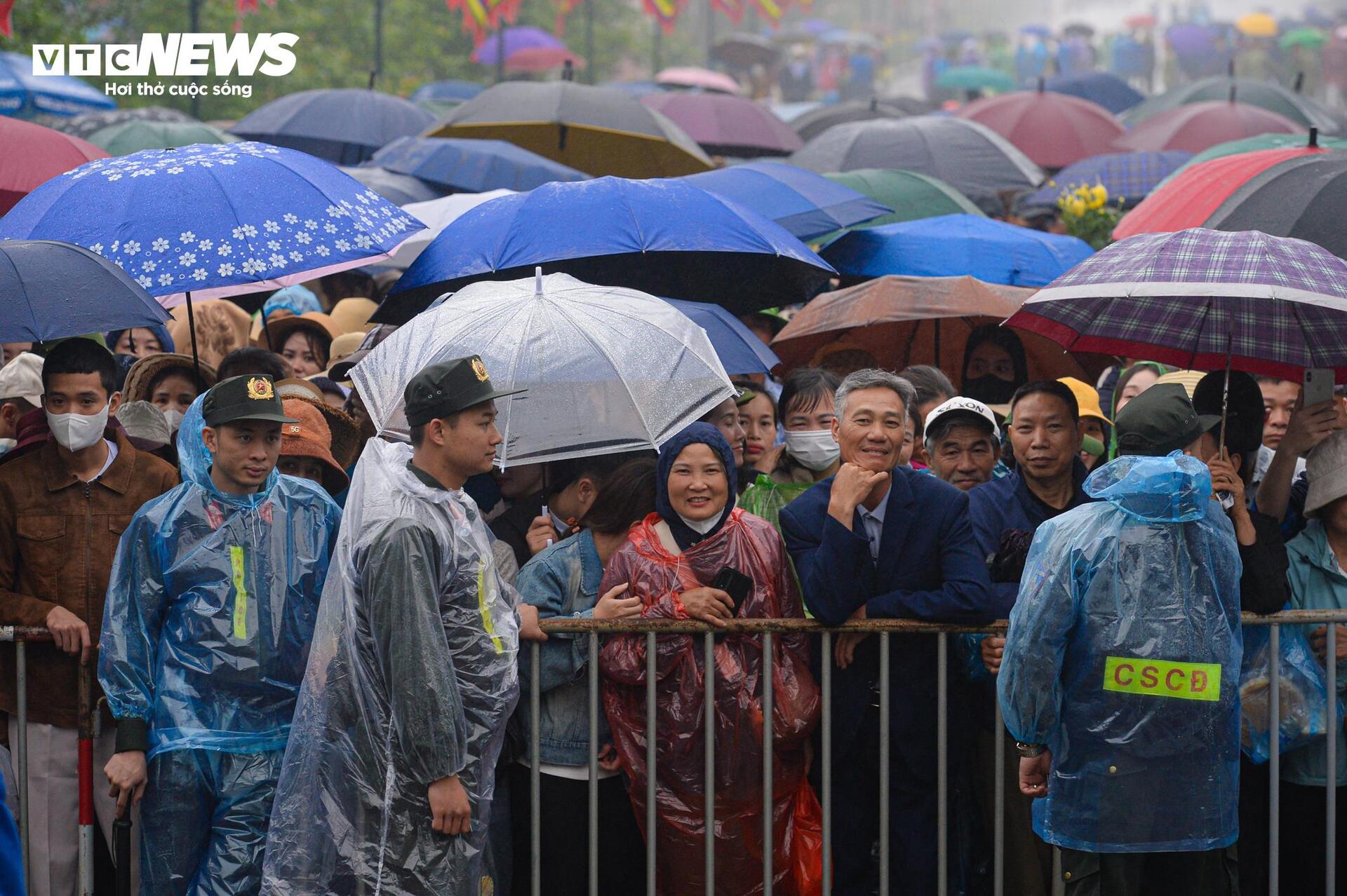 Chủ tịch nước Lương Cường dâng hương Giỗ Tổ Hùng Vương Phú Thọ - Ảnh 9.
