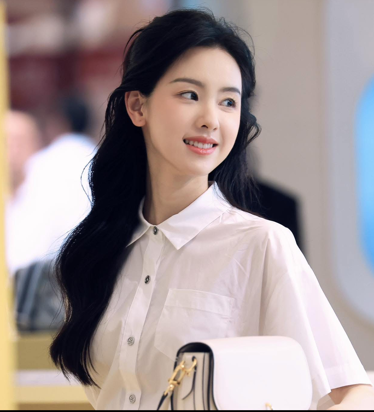 5 mỹ nh&acirc;n Cbiz l&agrave; &ldquo;khắc tinh&rdquo; với nụ cười: Lưu Diệc Phi chưa bằng tr&ugrave;m cuối- Ảnh 31.