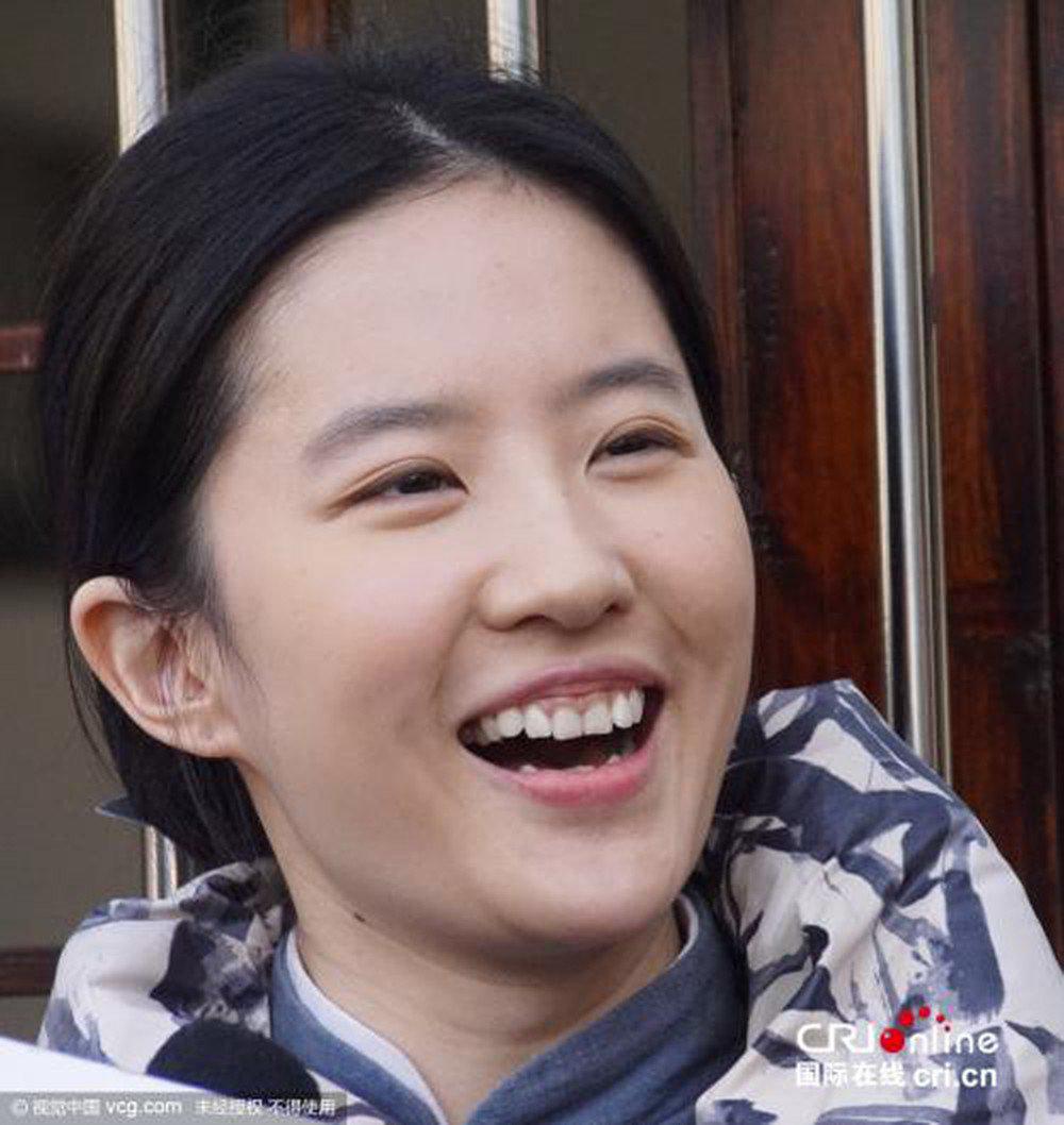 5 mỹ nh&acirc;n Cbiz l&agrave; &ldquo;khắc tinh&rdquo; với nụ cười: Lưu Diệc Phi chưa bằng tr&ugrave;m cuối- Ảnh 4.