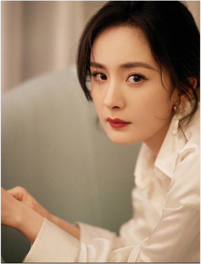 5 mỹ nh&acirc;n Cbiz l&agrave; &ldquo;khắc tinh&rdquo; với nụ cười: Lưu Diệc Phi chưa bằng tr&ugrave;m cuối- Ảnh 16.