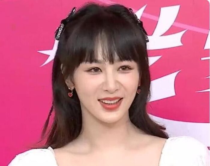 5 mỹ nh&acirc;n Cbiz l&agrave; &ldquo;khắc tinh&rdquo; với nụ cười: Lưu Diệc Phi chưa bằng tr&ugrave;m cuối- Ảnh 17.