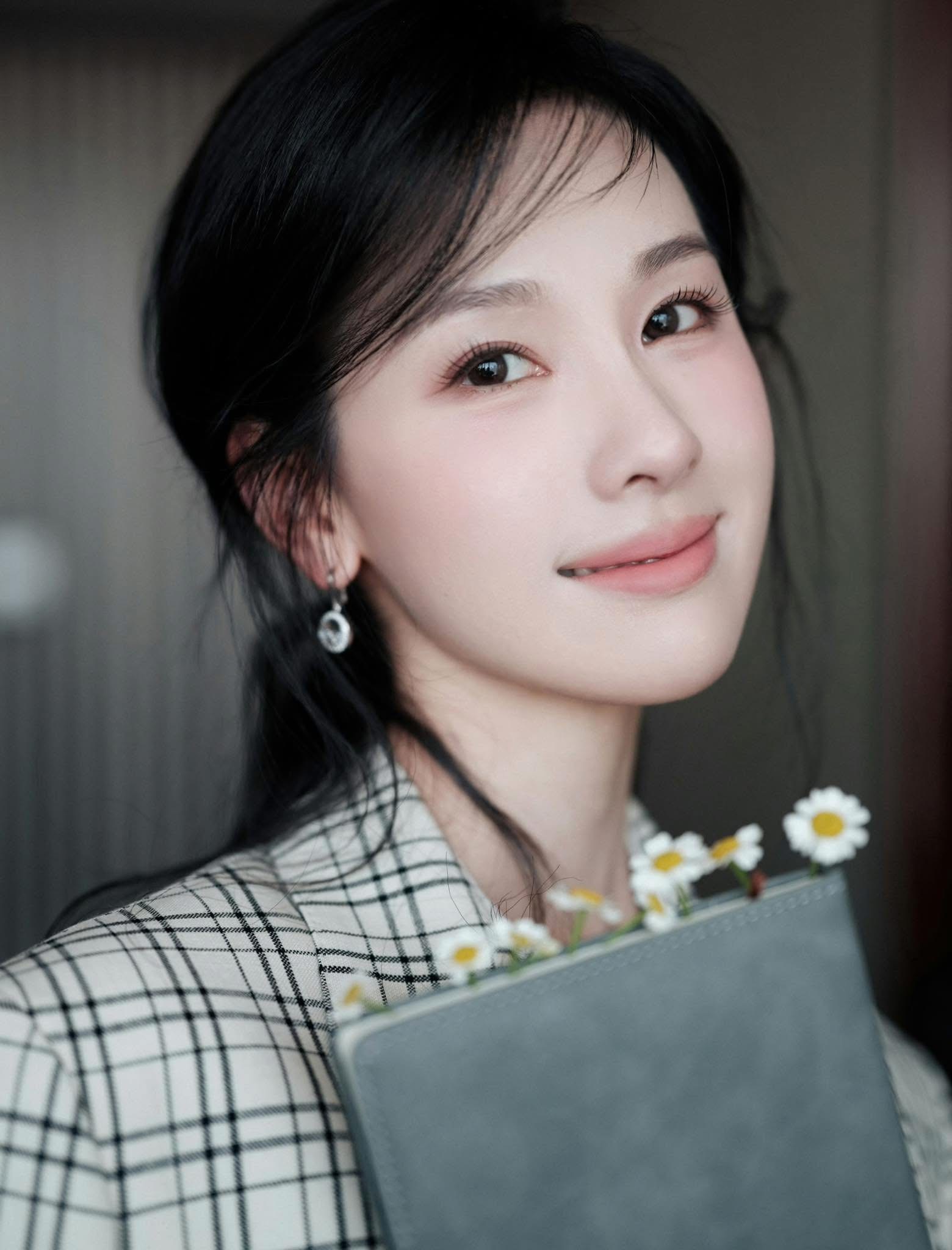 5 mỹ nh&acirc;n Cbiz l&agrave; &ldquo;khắc tinh&rdquo; với nụ cười: Lưu Diệc Phi chưa bằng tr&ugrave;m cuối- Ảnh 28.