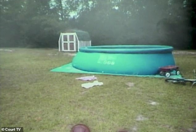 Cậu bé 7 tuổi tố cáo mẹ sát hại chị gái: 17 năm im lặng và sự thật được phơi bày- Ảnh 1. Cậu bé 7 tuổi tố cáo mẹ sát hại chị gái: 17 năm im lặng và sự thật được phơi bày- Ảnh 1.