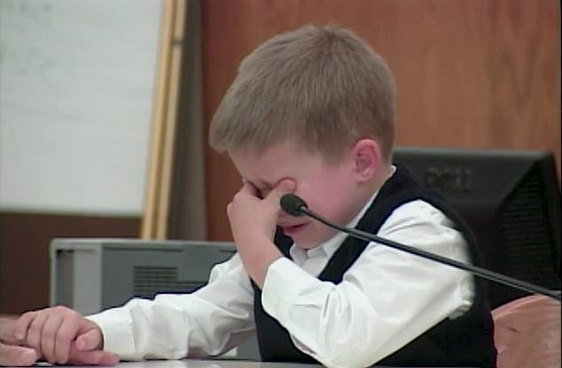 Cậu bé 7 tuổi tố cáo mẹ sát hại chị gái: 17 năm im lặng và sự thật được phơi bày- Ảnh 5. Cậu bé 7 tuổi tố cáo mẹ sát hại chị gái: 17 năm im lặng và sự thật được phơi bày- Ảnh 5.