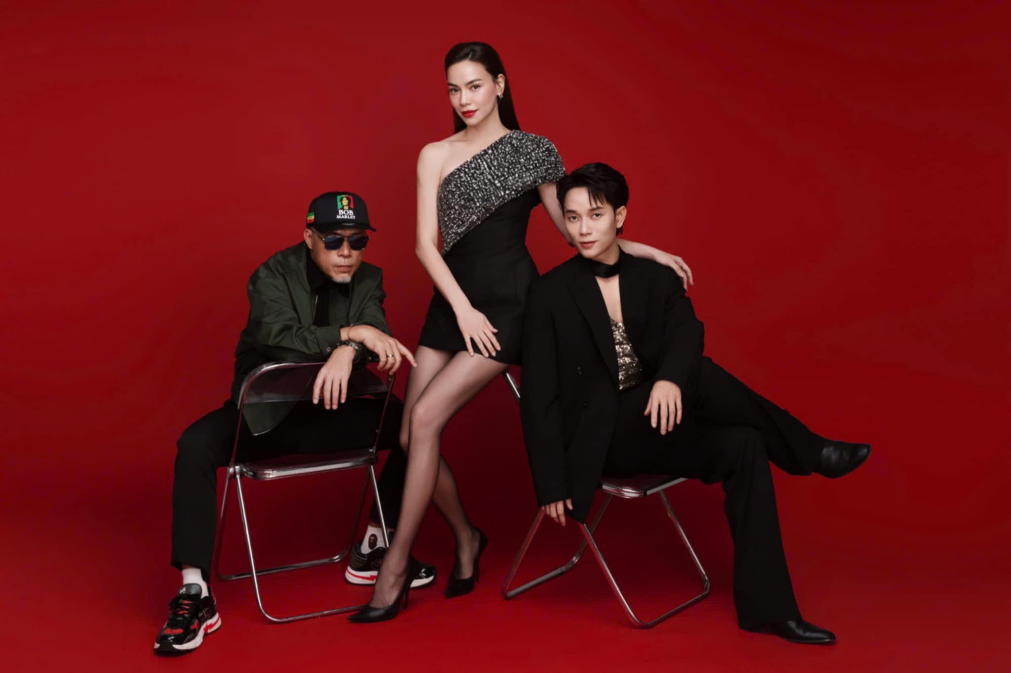 Trúc Nhân ngồi ghế nóng cùng "nữ hoàng giải trí" và nam nhạc sĩ đình đám - Ảnh 1.