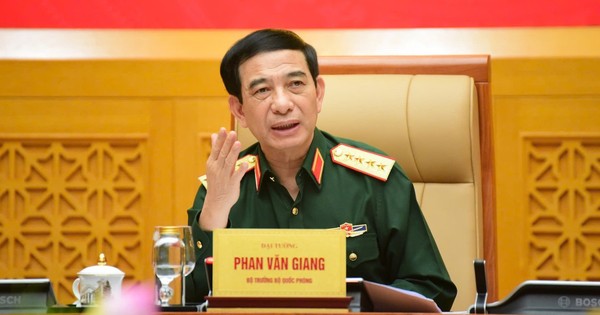 Tổng B&iacute; thư T&ocirc; L&acirc;m gặp mặt c&aacute;n bộ C&ocirc;ng an chi viện chiến trường miền Nam - Ảnh 6.