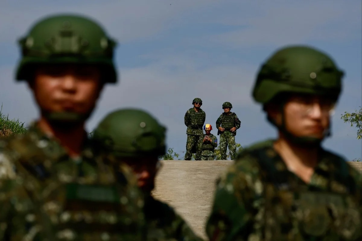 Cuộc tập trận 14 ngày 13 đêm: Đài Loan mô phỏng tình huống xấu nhất trước PLA - Hé lộ con số 2027 bí ẩn - Ảnh 2.