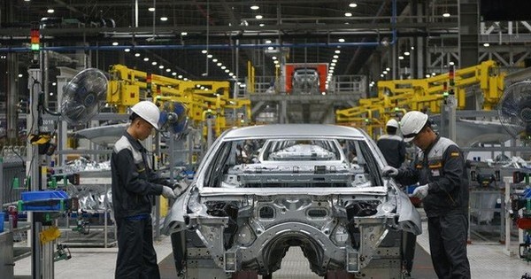 Qu&ecirc; nh&agrave; tỷ ph&uacute; Phạm Nhật Vượng &ldquo;n&oacute;ng rực&rdquo; dự &aacute;n "khủng", v&agrave;i th&aacute;ng tới sẽ đ&oacute;n mẫu &ocirc; t&ocirc; điện đầu ti&ecirc;n