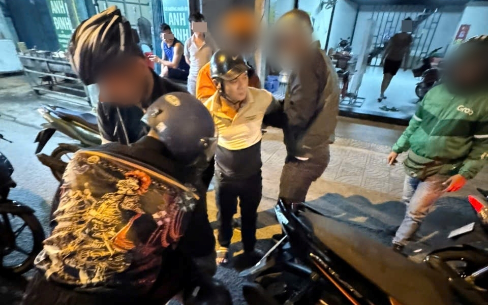 Vụ 300 cảnh sát triệt phá đường dây đánh bạc nghìn tỷ: Bắt con trai, em gái ông trùm "Tuấn chợ Gốc" - Ảnh 3.
