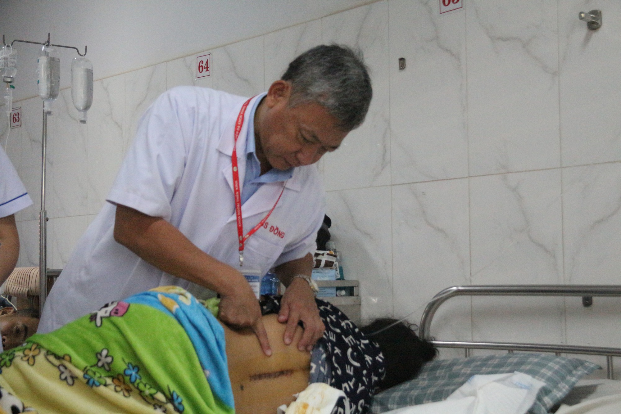 Hàng trăm ca tai nạn hái tiêu mỗi ngày tại Tây Nguyên - Ảnh 1. Hàng trăm ca tai nạn hái tiêu mỗi ngày tại Tây Nguyên - Ảnh 1.
