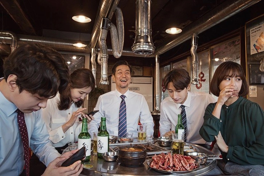 Tại sao các vị sếp thông thái thích tổ chức tiệc tùng cho nhân viên: Trong bữa tiệc, có thể nhận biết ngay những kẻ “vô năng” chỉ qua 3 biểu hiện!- Ảnh 1.