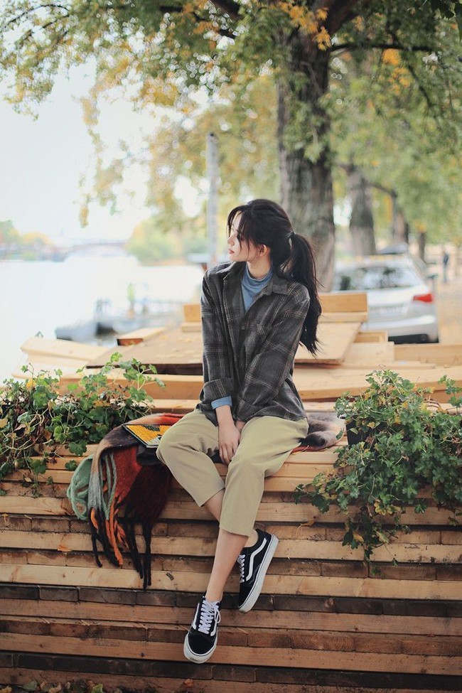 Mời mẹ chồng đi du lịch thì bà kiên quyết từ chối nhưng khi cả nhà tôi đang đi chơi bà lại giả vờ bệnh tật rồi đi nói với họ hàng con cái không quan tâm- Ảnh 1.