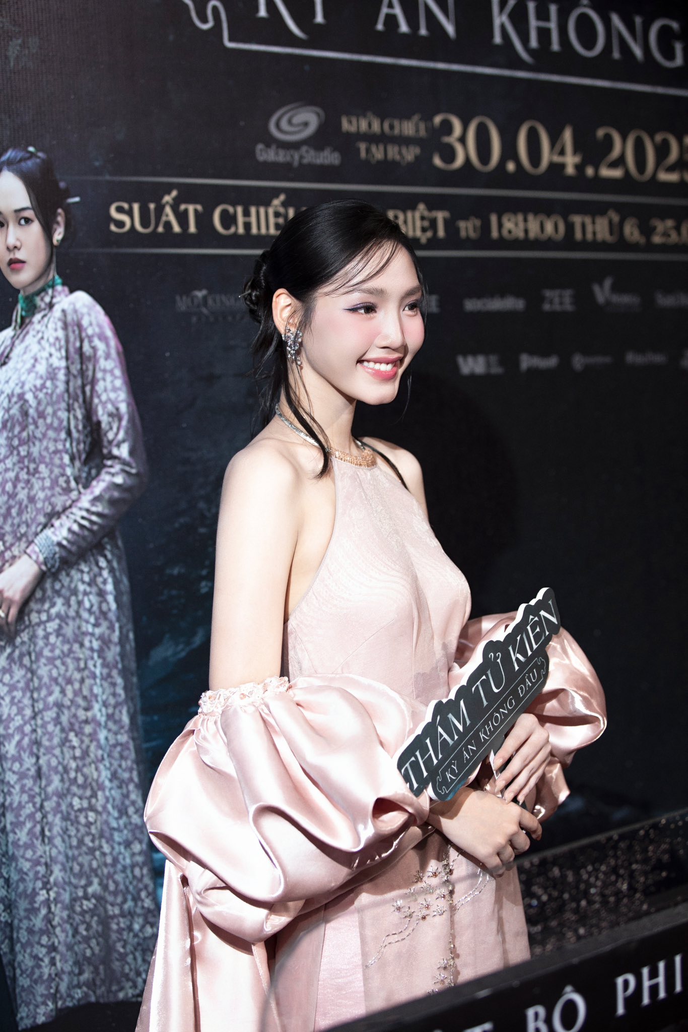 Mỹ nhân cổ trang Việt đẹp nhất hiện tại: 7 tuổi đã cực đắt show, 17 tuổi có ngay bom tấn siêu khủng- Ảnh 7. Mỹ nhân cổ trang Việt đẹp nhất hiện tại: 7 tuổi đã cực đắt show, 17 tuổi có ngay bom tấn siêu khủng- Ảnh 7.