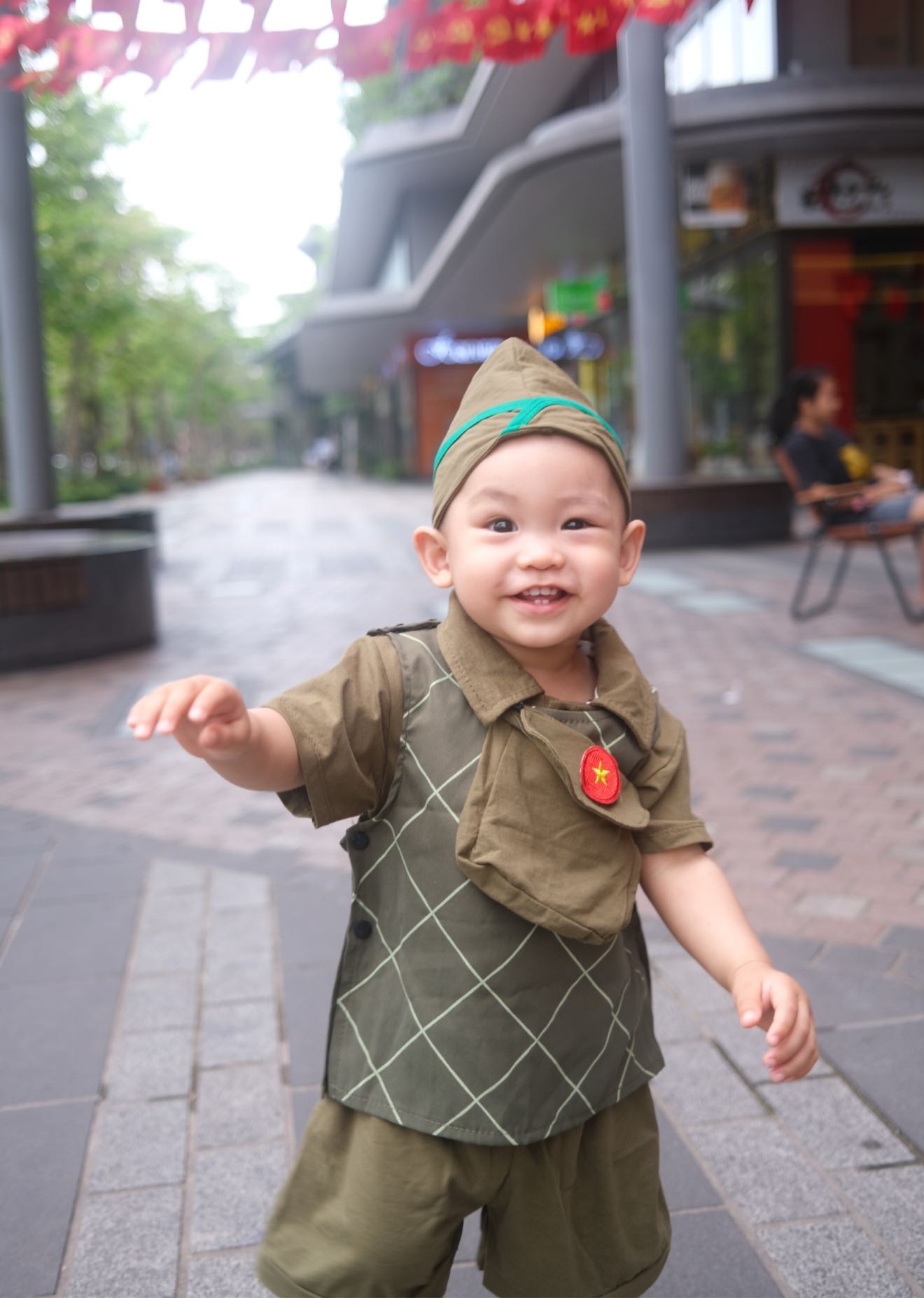 Hội cầu thủ nổi tiếng rầm rộ khoe ảnh cùng con yêu nước: Tự hào màu cờ sắc áo từ sân cỏ đến ngoài đời- Ảnh 3. Hội cầu thủ nổi tiếng rầm rộ khoe ảnh cùng con yêu nước: Tự hào màu cờ sắc áo từ sân cỏ đến ngoài đời- Ảnh 3.