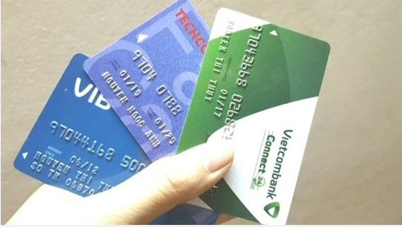 Nhiều ngân hàng thông báo thời điểm ngừng giao dịch thẻ từ ATM - Ảnh 1.