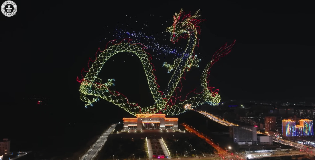 Hé lộ bí mật đằng sau màn trình diễn hàng nghìn drone trên trời: Dùng 200 chiếc đã tốn hơn 2,5 tỷ