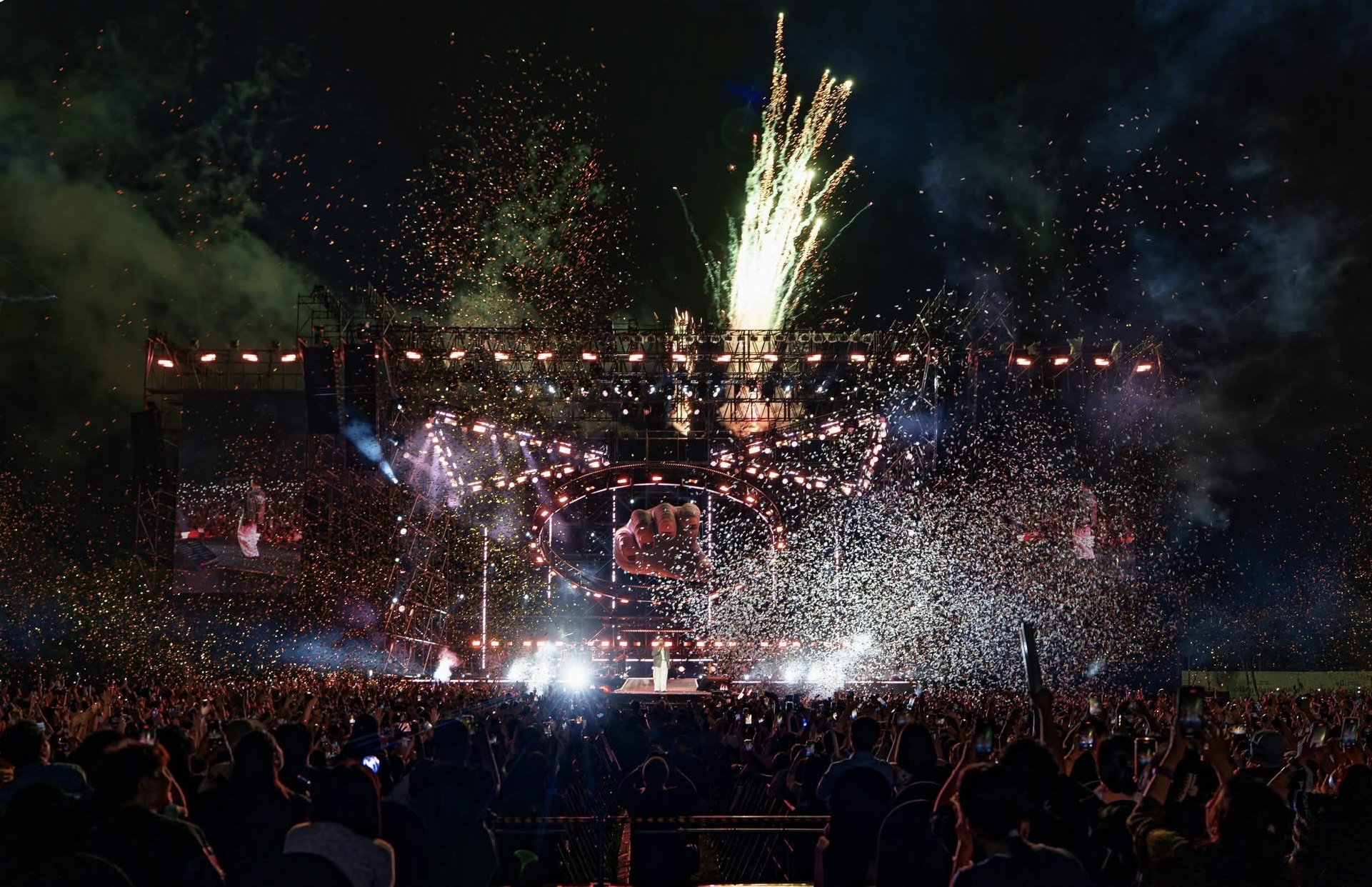 Vbiz có 1 nam ca sĩ tốt nghiệp Học viện Khoa Học Quân Sự Hà Nội, từng làm giảng viên tiếng Anh tại trường Sĩ quan Đặc công- Ảnh 7.