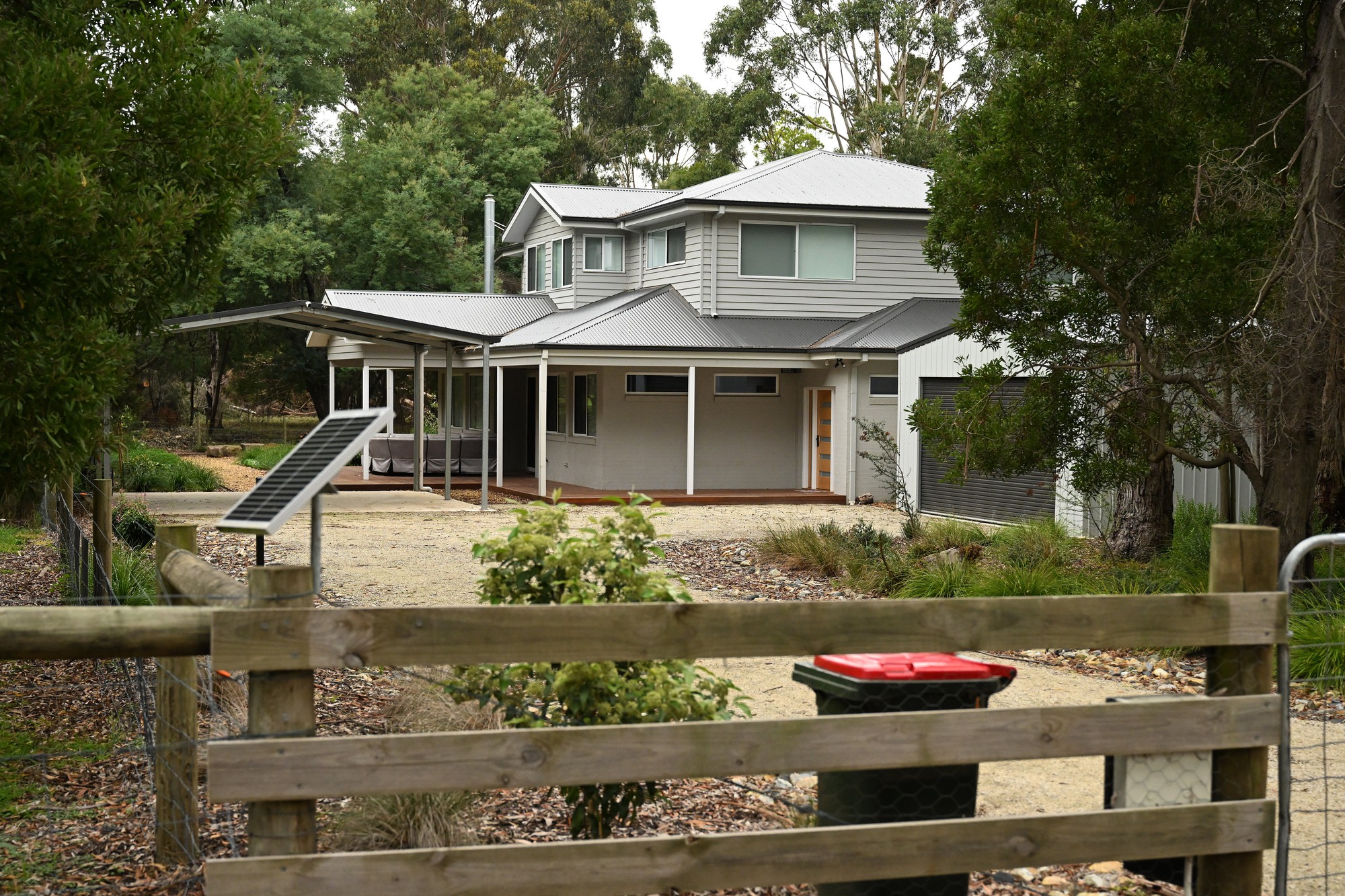 Vụ án chấn động: Người phụ nữ bị cáo buộc giết hại 3 thành viên gia đình chồng cũ sau món bò Wellington "định mệnh" - Ảnh 1. Vụ án chấn động: Người phụ nữ bị cáo buộc giết hại 3 thành viên gia đình chồng cũ sau món bò Wellington "định mệnh" - Ảnh 1.