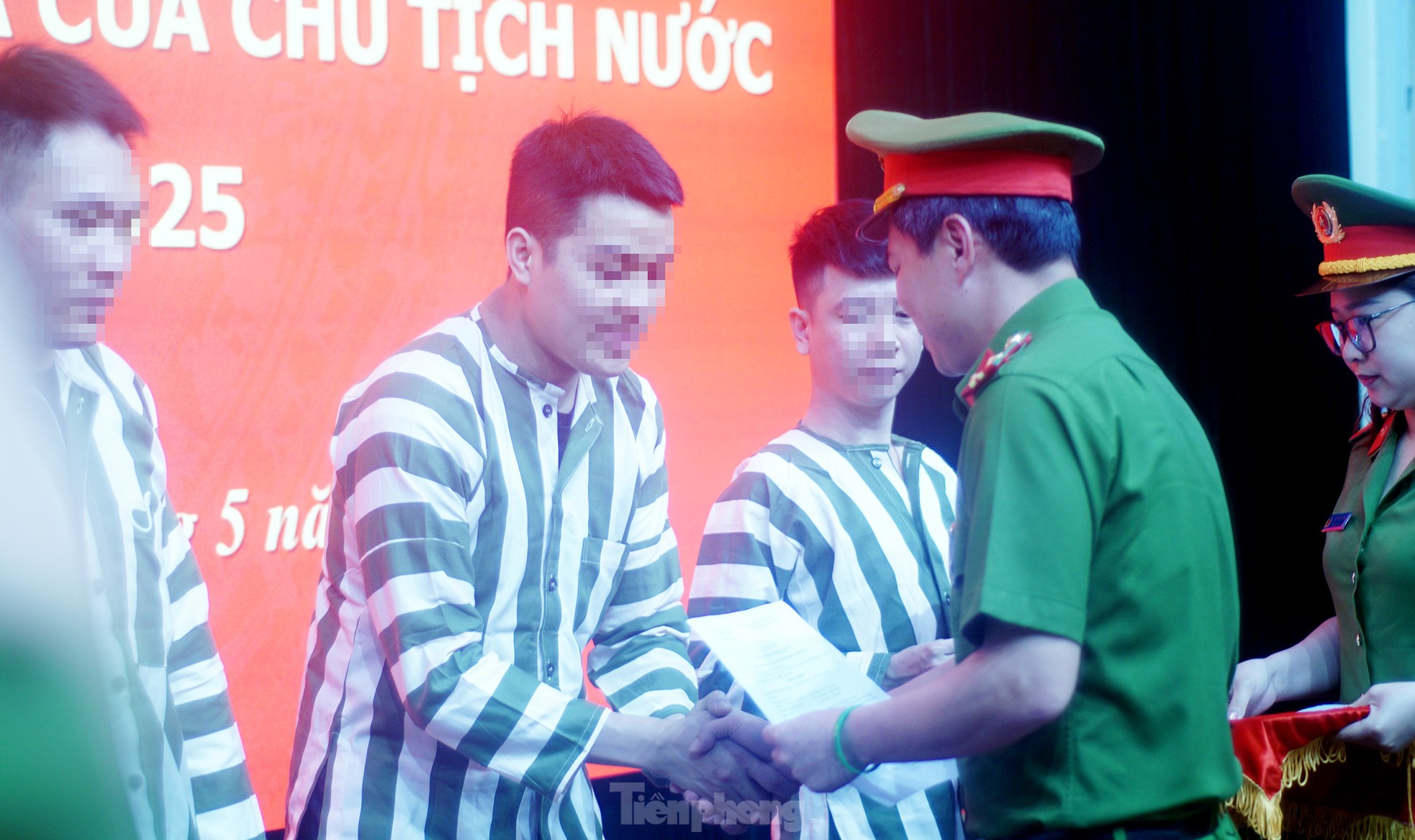 Công an Hà Nội công bố đặc xá cho 139 phạm nhân nhân dịp 30 / 4 năm 2025 - Ảnh 8.