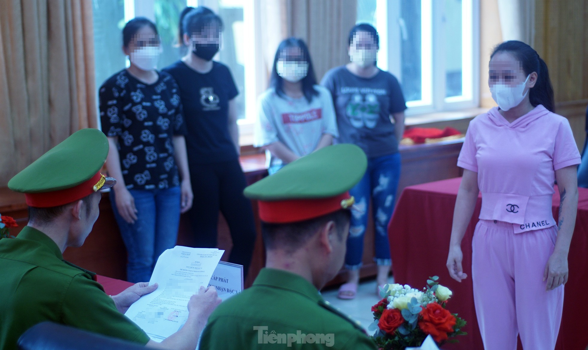 Công an Hà Nội công bố đặc xá cho 139 phạm nhân nhân dịp 30 / 4 năm 2025 - Ảnh 11.