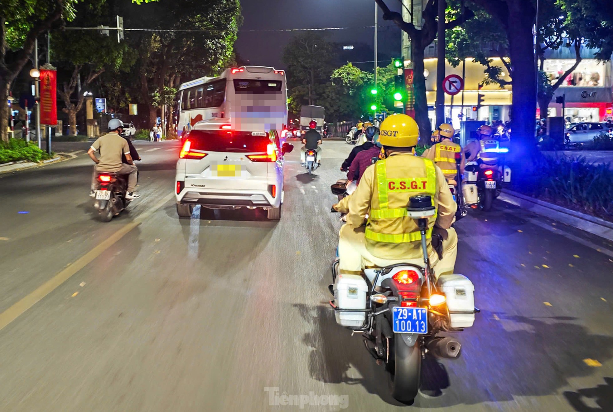 Hà Nội: Tài xế xe máy bị phạt nặng vì CSGT kiểm tra nồng độ cồn sau Khi uống bia - Ảnh 5.