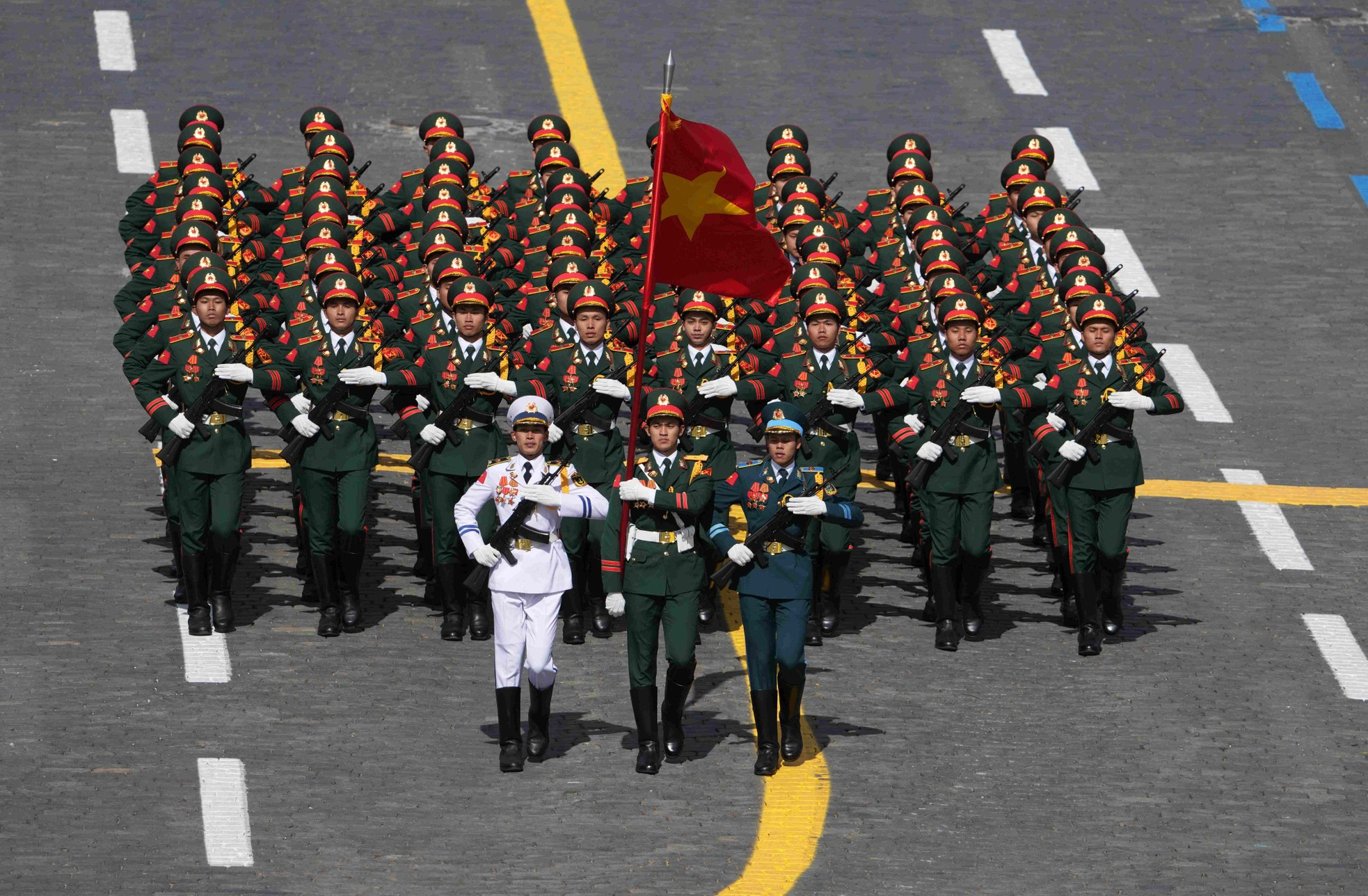 Khối trưởng duyệt binh của Quân đội Nhân dân Việt Nam tại Quảng trường Đỏ: Sinh năm 2000, cao hơn 1m8, đã có hậu phương vững chắc- Ảnh 3.