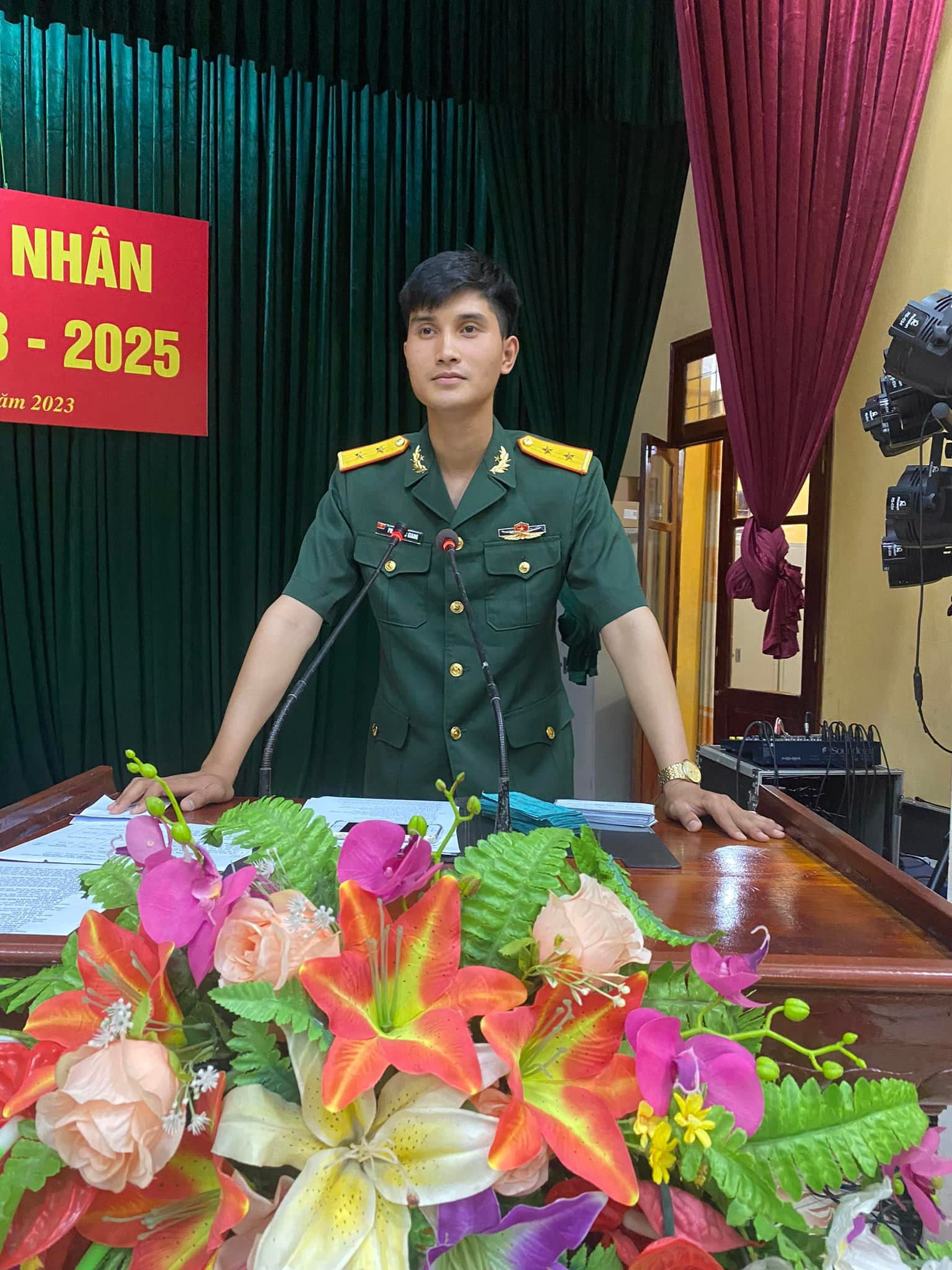 Khối trưởng duyệt binh của Quân đội Nhân dân Việt Nam tại Quảng trường Đỏ: Sinh năm 2000, cao hơn 1m8, đã có hậu phương vững chắc- Ảnh 10.