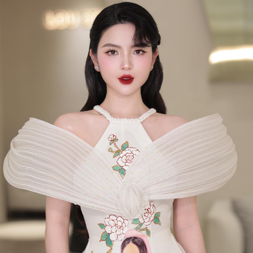 Top 3 nàng WAGs thị phi nhất: Thuỷ Tiên, Chu Thanh Huyền và 1 tiểu thư một lần vạ miệng ở ẩn vài năm- Ảnh 4. Top 3 nàng WAGs thị phi nhất: Thuỷ Tiên, Chu Thanh Huyền và 1 tiểu thư một lần vạ miệng ở ẩn vài năm- Ảnh 4.