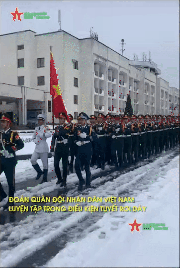 Khối trưởng duyệt binh của Quân đội Nhân dân Việt Nam tại Quảng trường Đỏ: Sinh năm 2000, cao hơn 1m8, đã có hậu phương vững chắc- Ảnh 12.